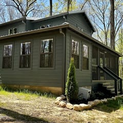 Wild Woodside Retreat at The Retreat at Sunset Bluff