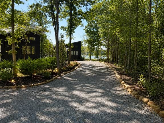 Lakeside Lookout at The Retreat at Water's Edge - Image 3