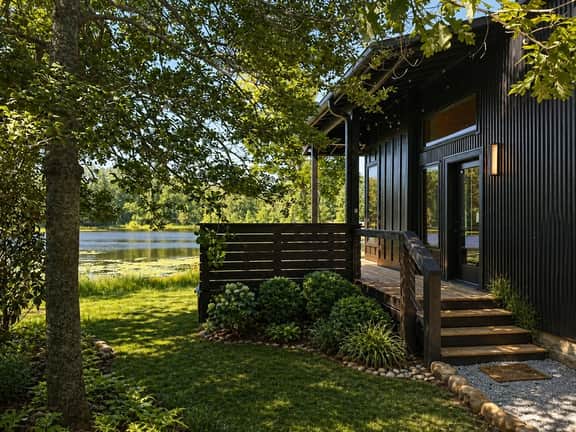 Lakeside Lookout at The Retreat at Water's Edge - Image 5