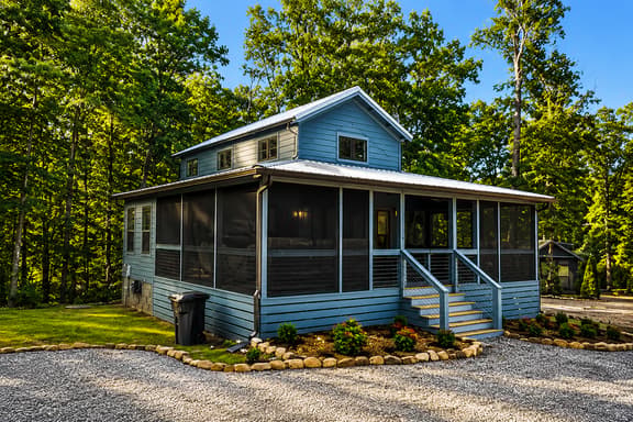 Blue Chair Hideaway at The Retreat at Water's Edge - Image 1